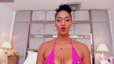 Call me Mia online show from December 11, 7:25 pm