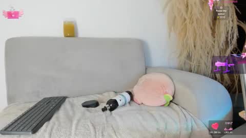 Miafisher online show from October 21, 3:57 pm