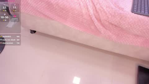 Mia  online show from January 9, 9:16 pm