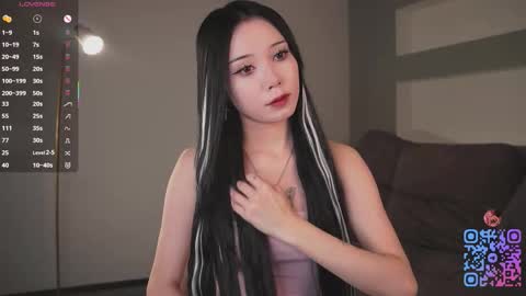 Snapshot of miagloww chatting on November 14, 12:26 pm Mia online show from November 14, 12:26 pm