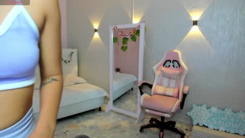 Mia Gomez online show from January 9, 1:13 pm