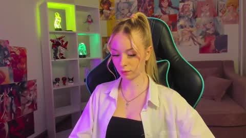 Mia online show from September 30, 5:18 pm