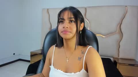 miahsex69 online show from September 18, 2:57 am