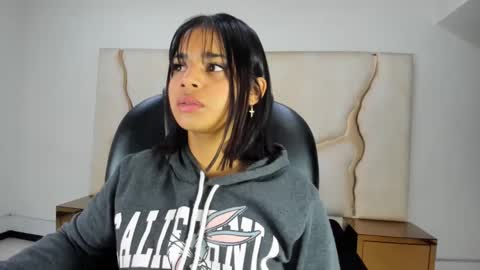 miahsex69 online show from September 25, 3:21 am