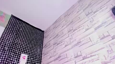 miakirshner_ online show from February 3, 8:57 pm