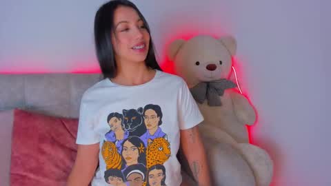 Snapshot of miakris1 chatting on February 14, 10:49 am miakris1 online show from February 14, 10:49 am