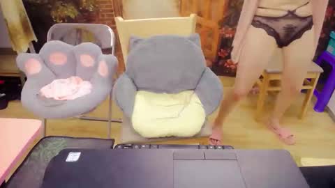 Mia online show from October 12, 2:10 am