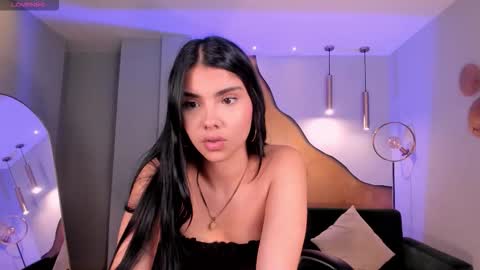Snapshot of mialaurence_ chatting on September 16, 7:26 pm Call me Mia online show from September 16, 7:26 pm