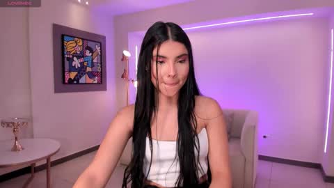 Snapshot of mialaurence_ chatting on October 12, 11:20 am Call me Mia online show from October 12, 11:20 am