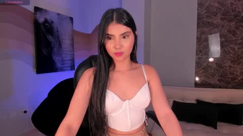 Snapshot of mialaurence_ chatting on October 16, 6:42 pm Call me Mia online show from October 16, 6:42 pm