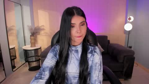 Snapshot of mialaurence_ chatting on October 25, 7:30 pm Call me Mia online show from October 25, 7:30 pm