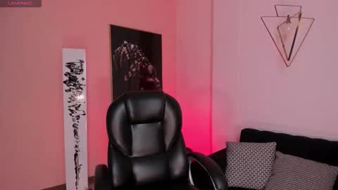 Snapshot of mialaurence_ chatting on October 30, 7:47 pm Call me Mia online show from October 30, 7:47 pm