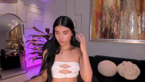 Snapshot of mialaurence_ chatting on November 4, 7:24 pm Call me Mia online show from November 4, 7:24 pm