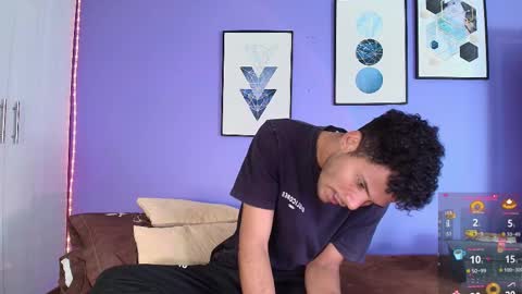 Mia online show from February 22, 7:03 pm