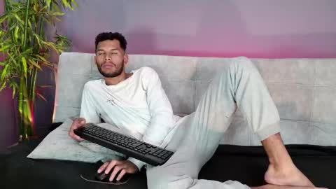 Mia online show from November 23, 7:13 pm