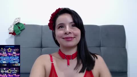 Snapshot of miamackleyn_ chatting on February 8, 1:44 pm MIA online show from February 8, 1:44 pm