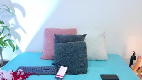 Snapshot of miamackleyn_ chatting on October 16, 3:02 pm MIA online show from October 16, 3:02 pm