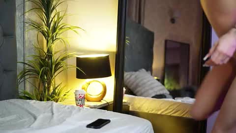  Miami  online show from November 17, 7:52 pm