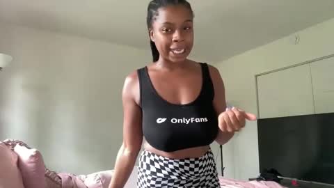 Snapshot of miamiworld chatting on September 18, 7:38 pm MiamiWorld online show from September 18, 7:38 pm