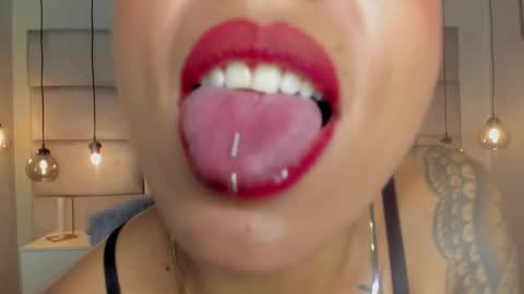 Snapshot of miamorgann chatting on January 2, 6:01 pm Mia Morgann online show from January 2, 6:01 pm