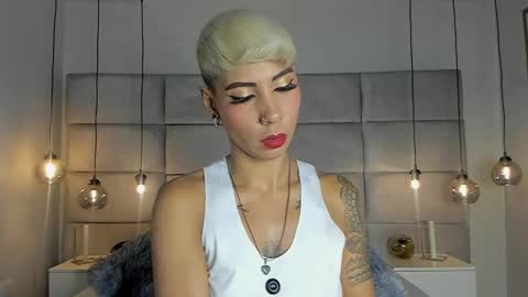 Snapshot of miamorgann chatting on February 10, 1:22 pm Mia Morgann online show from February 10, 1:22 pm