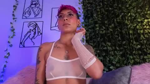 Snapshot of miamorgann chatting on October 18, 2:40 pm Mia Morgann online show from October 18, 2:40 pm