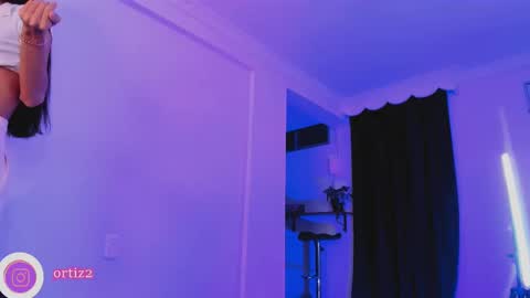 Snapshot of miapink_ofi_ chatting on October 8, 1:25 am miapink_ofi_ online show from October 8, 1:25 am