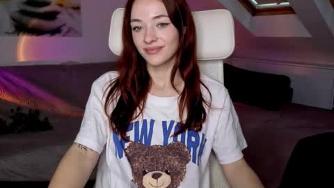 Mia online show from October 22, 5:19 am