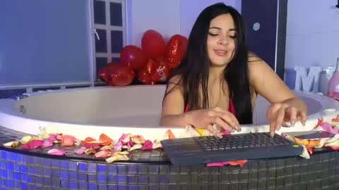 MiaHancock online show from February 18, 5:53 am