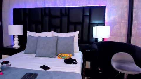 Mia Sweetth online show from March 3, 12:05 pm