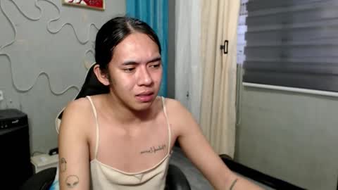 Mia online show from October 22, 9:09 am