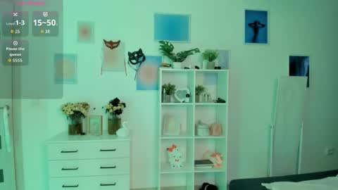 Mia online show from October 2, 4:41 am