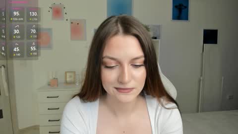 Mia online show from October 19, 5:08 am