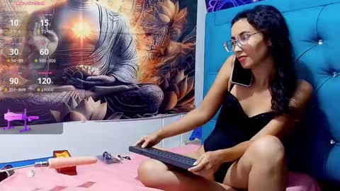 Mia online show from October 7, 2:09 am