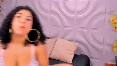 Snapshot of miawoderfull chatting on January 6, 3:31 am Mia online show from January 6, 3:31 am