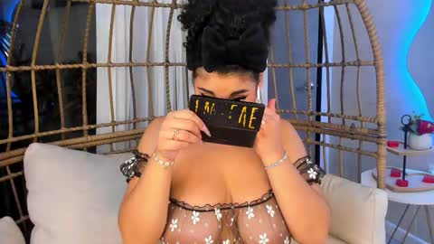 Snapshot of miawoderfull chatting on February 19, 10:12 am Mia online show from February 19, 10:12 am