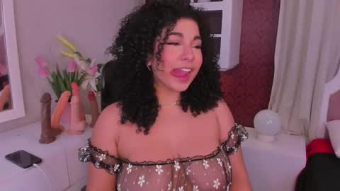 Snapshot of miawoderfull chatting on March 2, 3:24 am Mia online show from March 2, 3:24 am