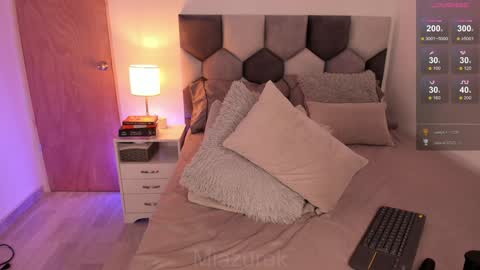 THE BEST LOVRS antonio flatlastifoundyoulautrebleudrpapaolu donnie lbsunkown1804 online show from January 18, 5:20 am