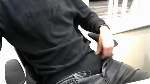 mic6969mic online show from December 3, 4:17 pm