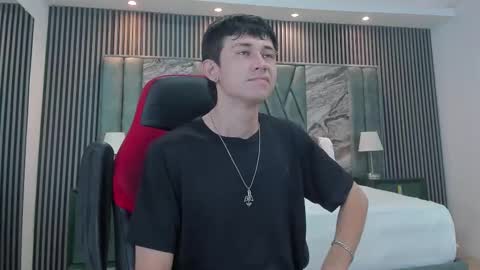 Snapshot of michaeel_blue chatting on September 14, 12:04 pm Michael online show from September 14, 12:04 pm