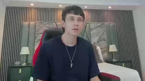 Snapshot of michaeel_blue chatting on September 19, 8:42 pm Michael online show from September 19, 8:42 pm