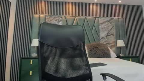 Snapshot of michaeel_blue chatting on September 24, 1:47 pm Michael online show from September 24, 1:47 pm