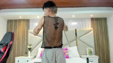 Snapshot of michaeel_blue chatting on October 10, 7:57 pm Michael online show from October 10, 7:57 pm