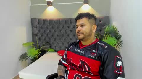 MICHAEL online show from November 4, 1:32 pm