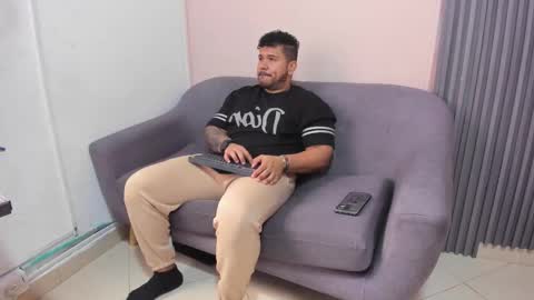 MICHAEL online show from November 8, 1:22 pm