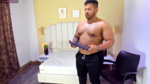 MICHAEL online show from November 19, 9:15 pm