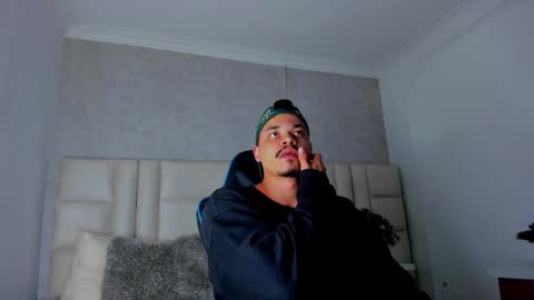 Michael online show from October 5, 3:27 am