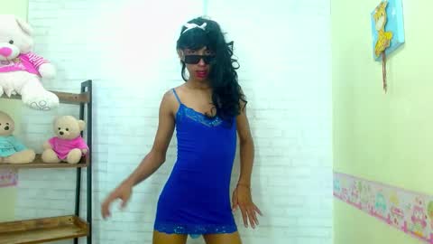 Snapshot of michael_twuis chatting on December 15, 2:19 am I AM MICHAEL online show from December 15, 2:19 am