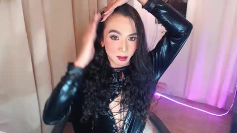 michaelagoddess online show from October 30, 12:34 am