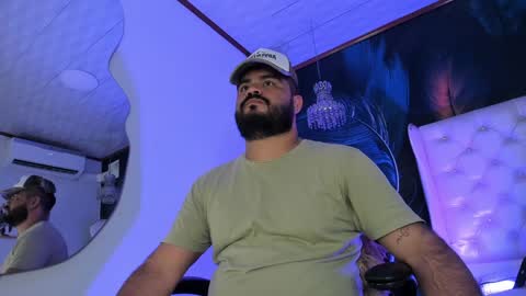 Snapshot of michaelbear_ chatting on January 9, 12:41 pm Michael online show from January 9, 12:41 pm